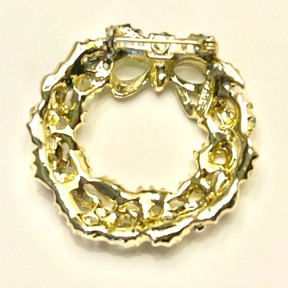 Vintage GERRY'S Christmas Wreath Pin Enameled Gold Tone Brooch Costume Jewelry - Picture 4 of 5
